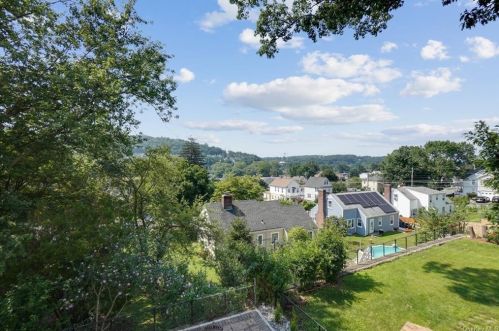 35 Hillside Ave, Elmsford, NY 10523-3131
