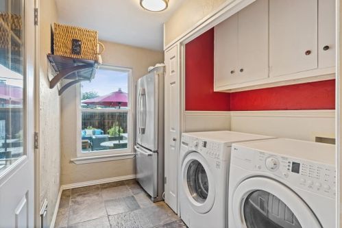 9335 Frst Hl Blvd, Dallas TX 75218-4004 exterior