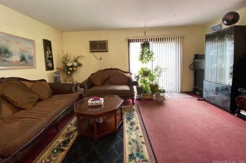 8 Beach St, Bethel, CT 06801-2429