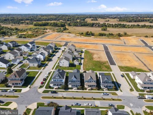 445 Lord Fairfax St, Charles Town WV  25414-2603 exterior