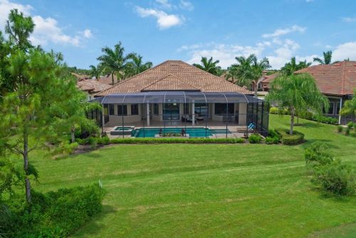 6653 Costa Cir, Naples FL 34113-1703 exterior