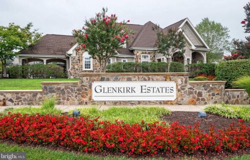 8701 Lords View Loop, Gainesville VA  20155-5806 exterior