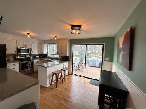 36 Debra Ln, Bristol CT  06010-2724 exterior