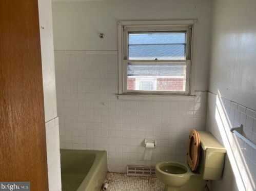 6862 Waldorf Ave, Camden NJ  08105-2821 exterior