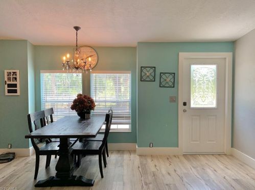 3075 12th Ave, Naples, FL 34120-3730