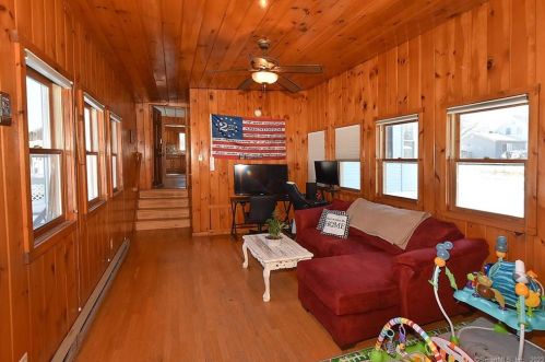 29 Ash St, Norwich CT  06351-1804 exterior