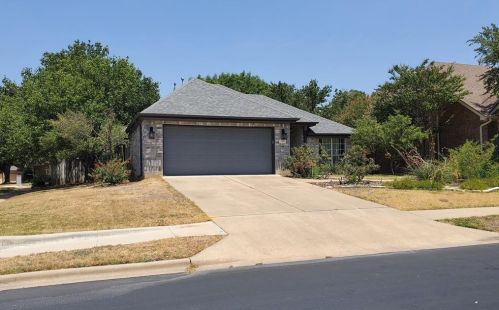 201 Rio Vista Dr, Georgetown TX  78626-4527 exterior
