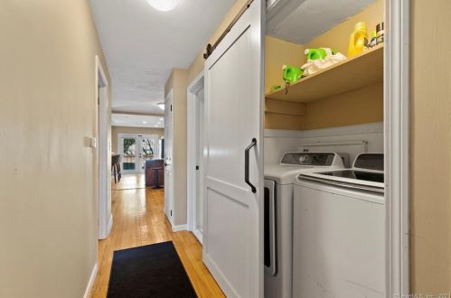 54 Piping Rock Dr, Waterbury CT  06706-2425 exterior