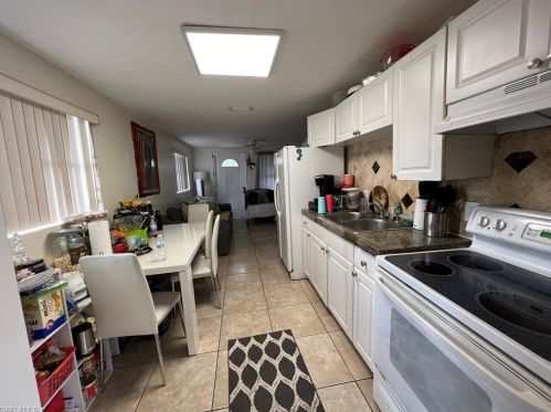 4613 Orchard Ln, Naples, FL 34112-6667