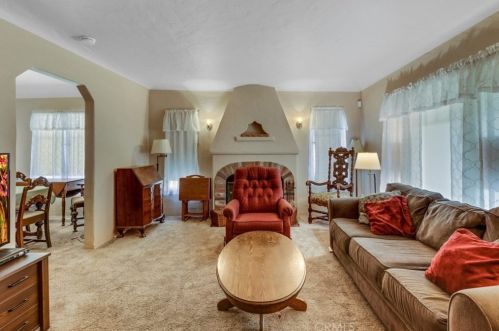 6017 Kauffman Ave, Temple City CA  91780-1742 exterior