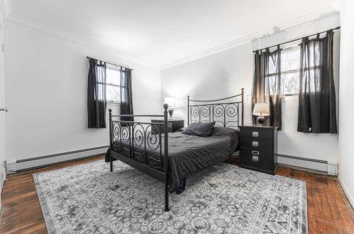 4 Brunswick Dr, Elwood NY  11731-5405 exterior