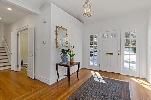 41 Black Birch Ln, Scarsdale, NY 10583-7452