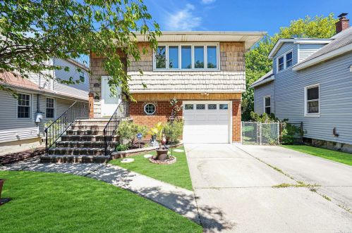 159 Mckee St, Floral Park, NY 11001-1304