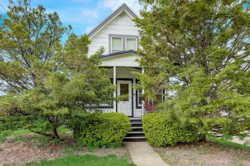 101 69th St, Milwaukee, WI 53214-1663