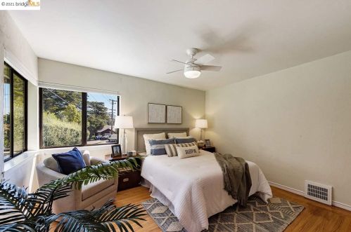 6730 Heartwood Dr, Oakland CA  94611-2337 exterior