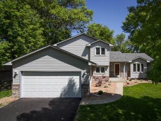 7733 Upper 171st St, Lakeville, MN 55044-7406