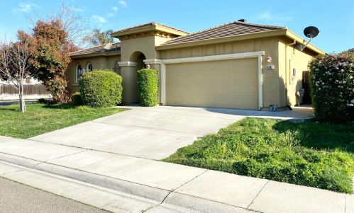 8362 Lollipop Ln, Elk Grove, CA 95624-4554