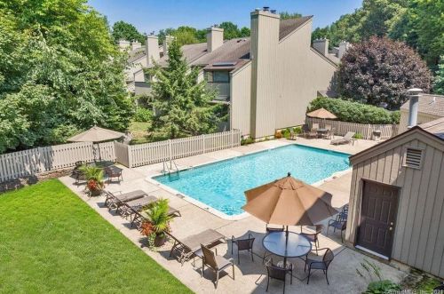 25 Whitney Gln, Westport, CT 06880-3757
