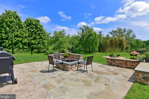 12760 Beebe Ct, Lovettsville VA  20180-2778 exterior