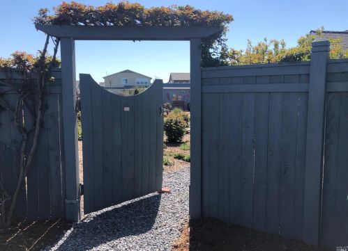 1838 Alan Dr, Penngrove CA  94951-9735 exterior