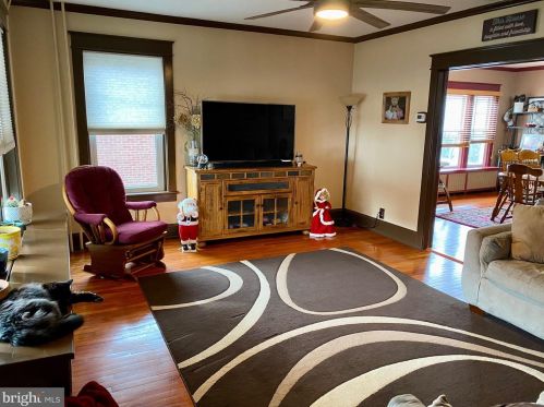 633 State St, Moselem, PA 19526-1228