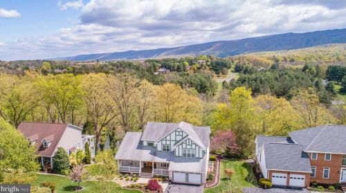 160 Manor Dr, Edinburg VA  22824-3579 exterior