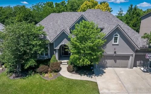 26330 111th Ter, Olathe, KS 66061-8437