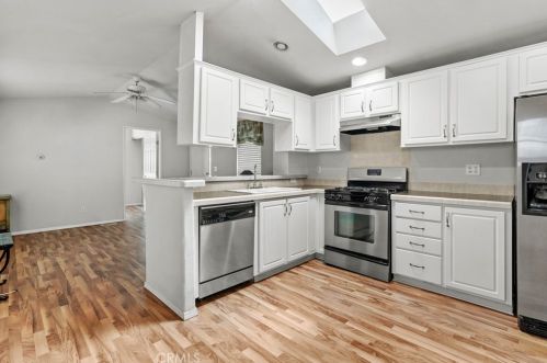 206 Tremont Dr, Newport Beach, CA 92660-6156