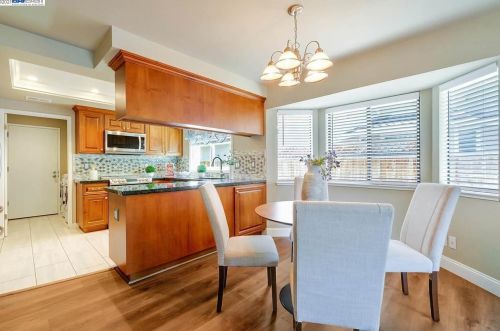 3530 Whitehall Ct, Pleasanton CA  94588-3507 exterior