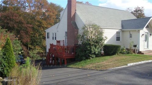 5270 Main St, Bridgeport, CT 06611-4142