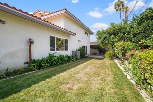 8411 Ives St, Paramount CA 90723-4441 exterior