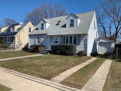 931 Cewell Ave, Hempstead, NY 11553-3204