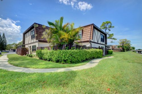 114 Weybridge Cir, West Palm Beach, FL 33411-1501
