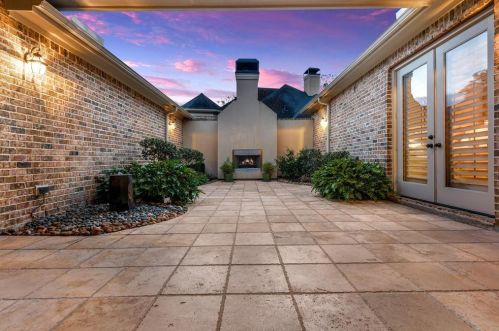 5518 Regal Landing Dr, Humble, TX 77345-3104