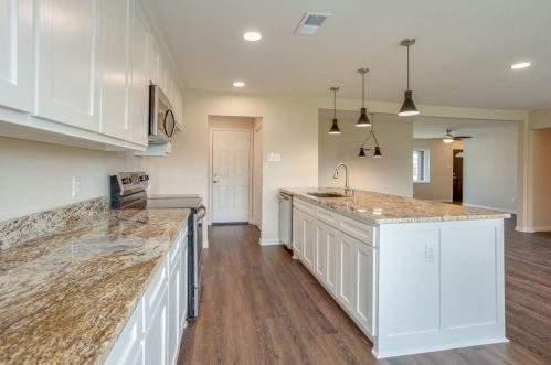 705 Kindred Ln, Richardson TX  75080-3112 exterior