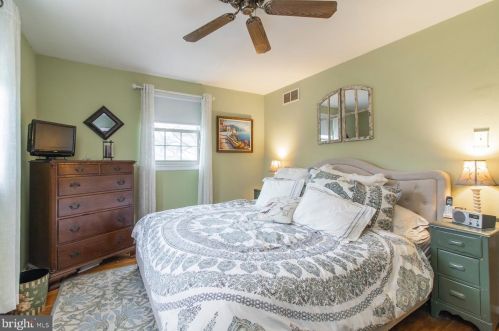 1611 Buttonwood Rd, Flourtown PA  19031-2202 exterior