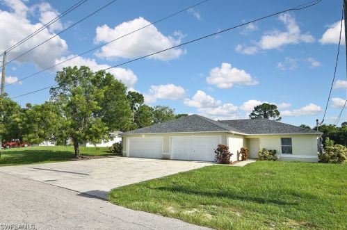 4606 Douglas Ln, Lehigh Acres FL  33973-2077 exterior