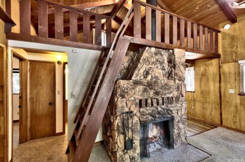 3727 Larch Ave, South Lake Tahoe CA  96150-8504 exterior