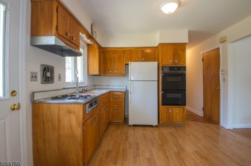 668 Long Hill Rd, Little Falls NJ  07424-2047 exterior