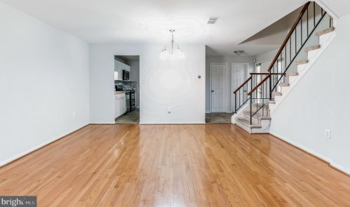 8060 Felecity Ct, Springfield, VA 22153-2938