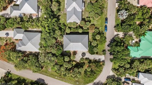 1835 Farm Trl, Sanibel FL  33957-4119 exterior