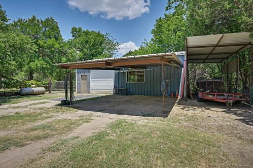 4951 Joe Wilson Rd, Midlothian TX  76065-4518 exterior