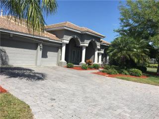 7045 74th Street Cir, Bradenton, FL 34203-7186