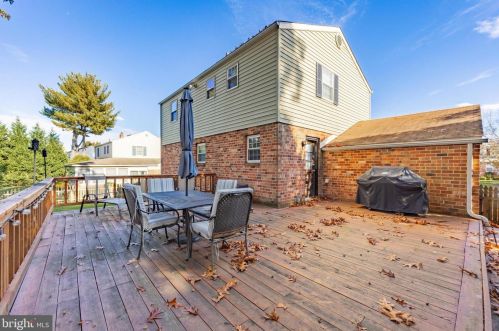 609 Crestwyck Dr, Norristown PA 19406-1574 exterior