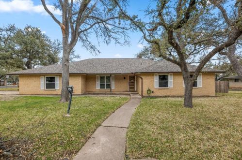 9005 Balcones Club Dr, Austin TX  78750-2945 exterior