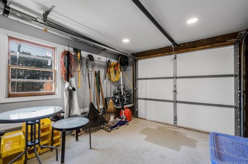 11 Peter Parley Row, Kensington CT  06037-3123 exterior
