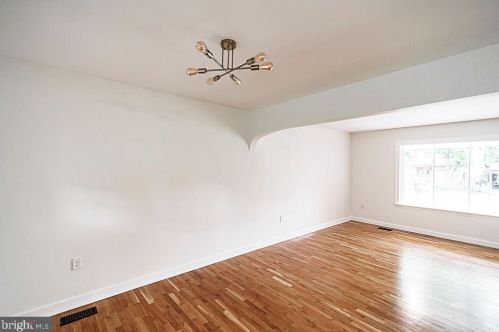 415 Liberty St, Charles Town WV  25414-1827 exterior