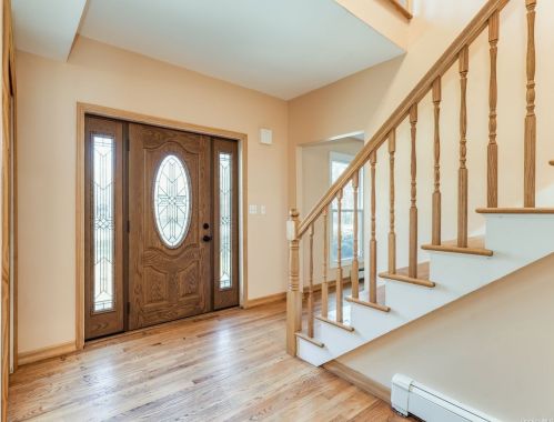 12 Ramblewood Rd, Shoreham NY  11786-2300 exterior