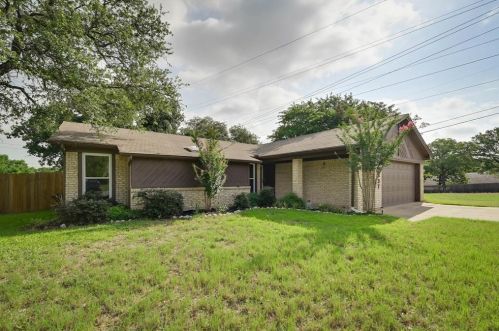 2837 Cummings Dr, Bedford, TX 76021-3757