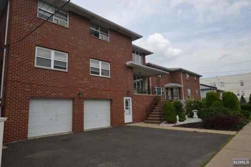 263 Day Ave, Fairview NJ  07022-1709 exterior